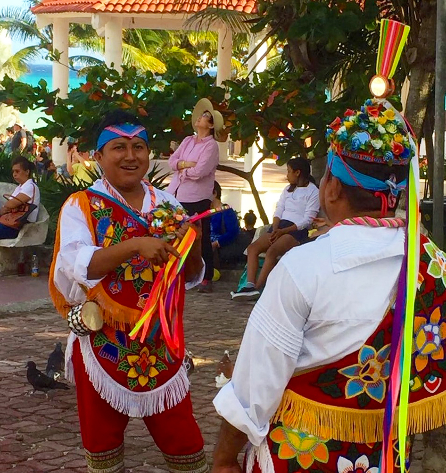 Voladores de Papantla, Playa del Carmen