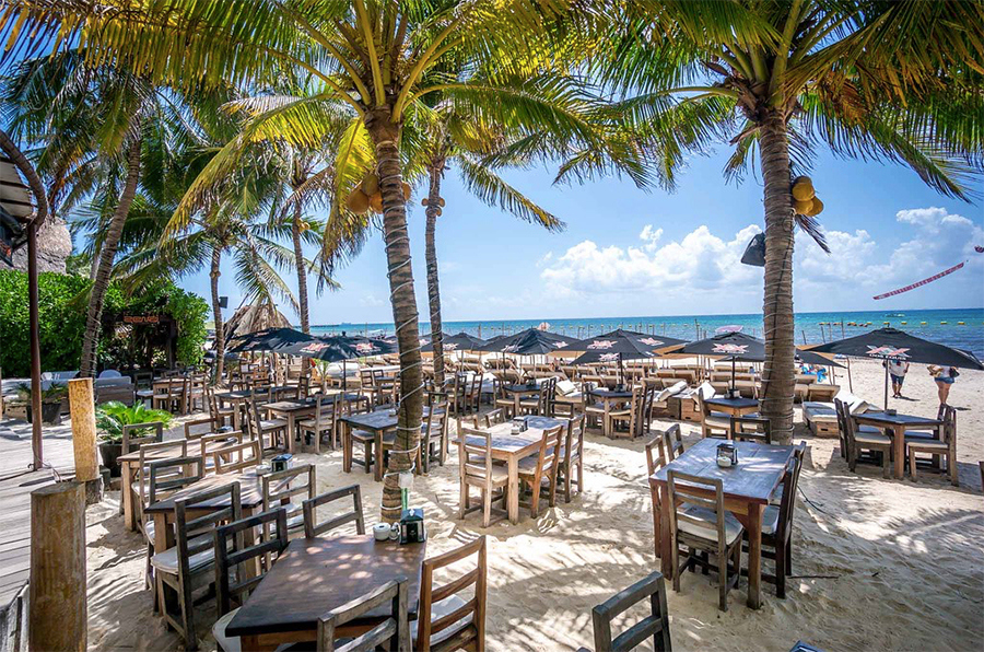 Zenzi Beach Bar, Playa del Carmen, Mexico